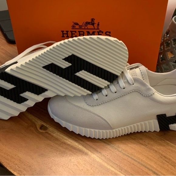 Men's White and Gray Sneakers - Picture 2 of 3